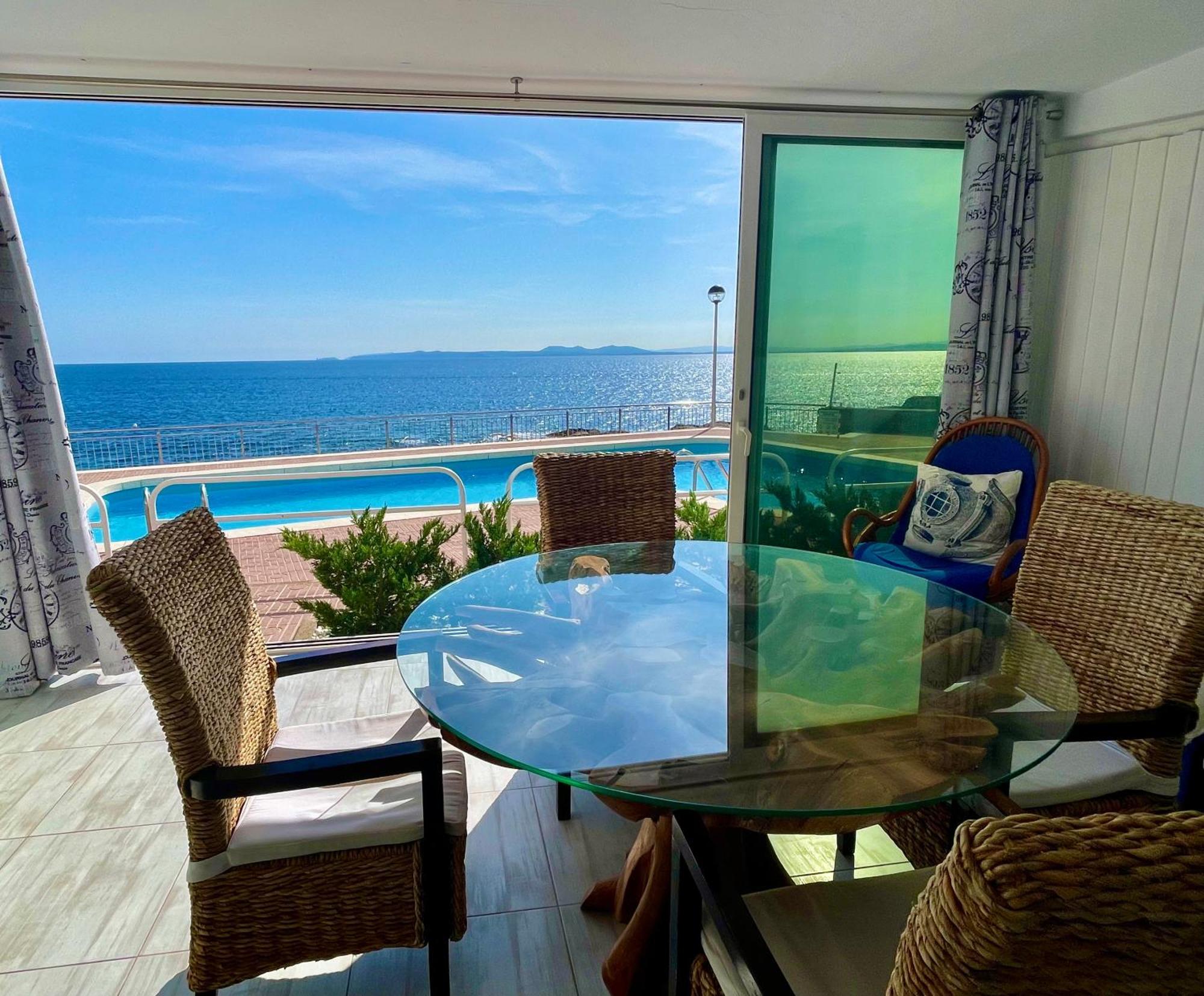 Magnifique Appartement En Front De Mer, Caneylles Roses Exteriér fotografie